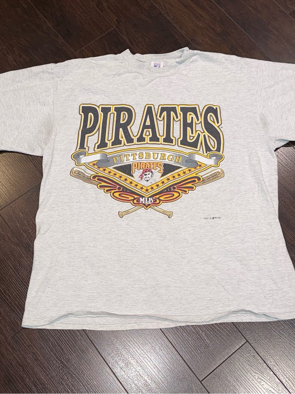 Vintage 1997 Logo 7 Pittsburgh Pirates MLB T-Shirt Men’s Size L